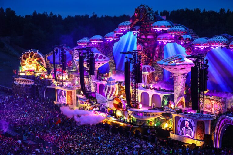 Tomorrowland_2